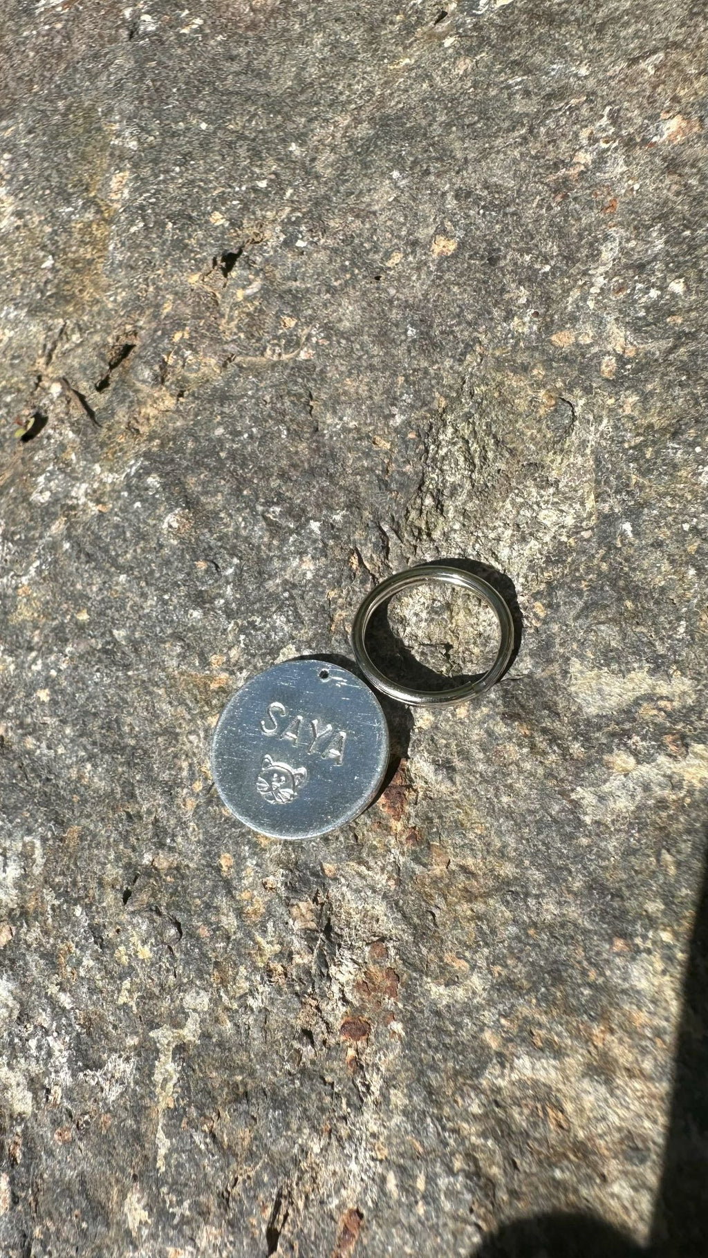 Saya / Médaille pour chat